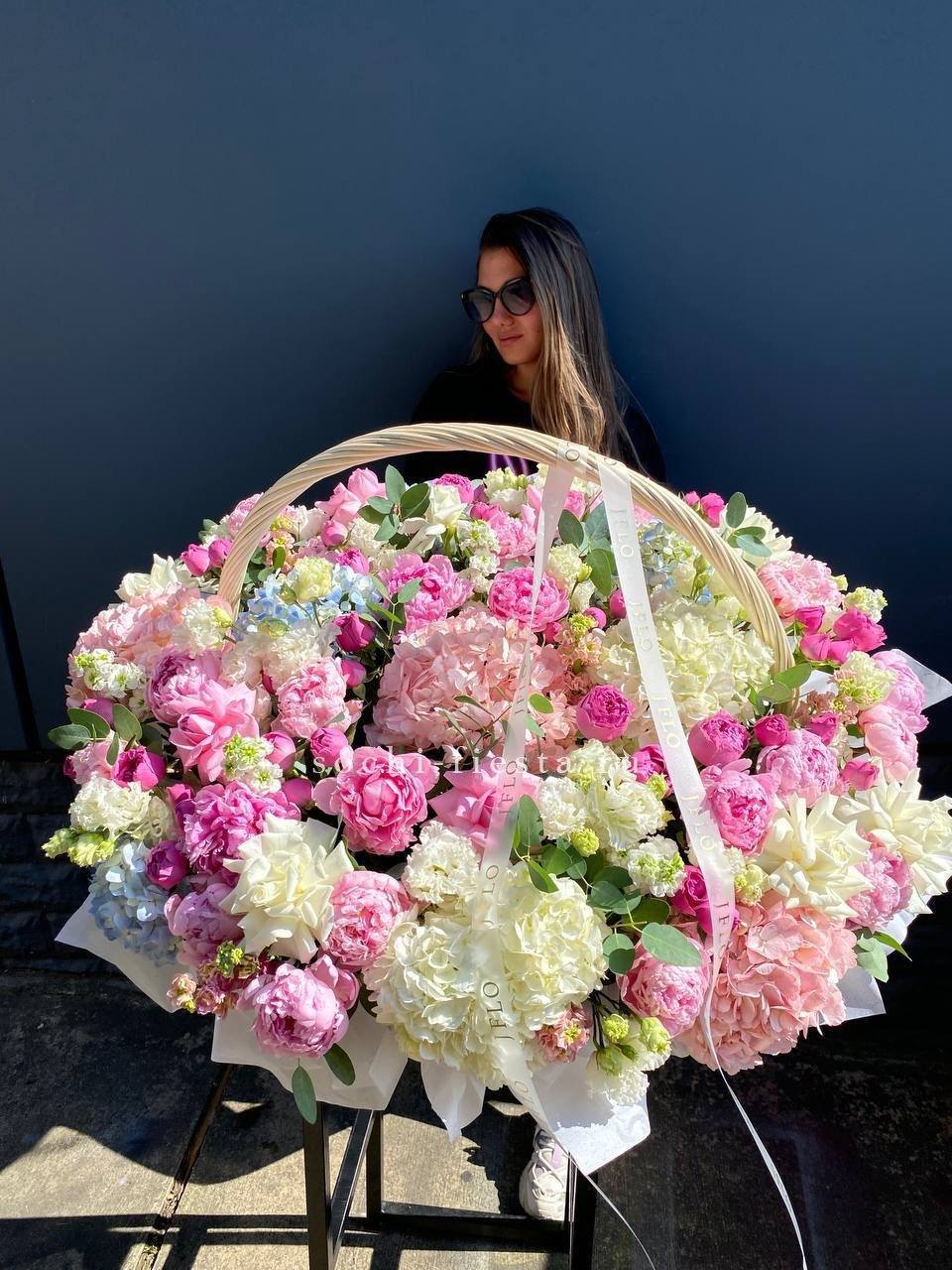 Премиум цветочная корзина в Нижнем Тагиле