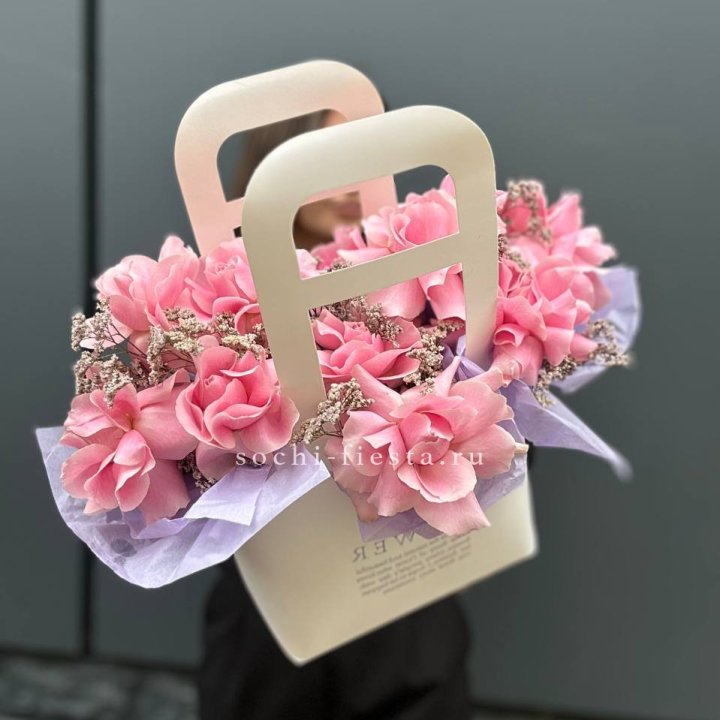 Сумочка розовых роз "Плинки" в Нижнем Тагиле