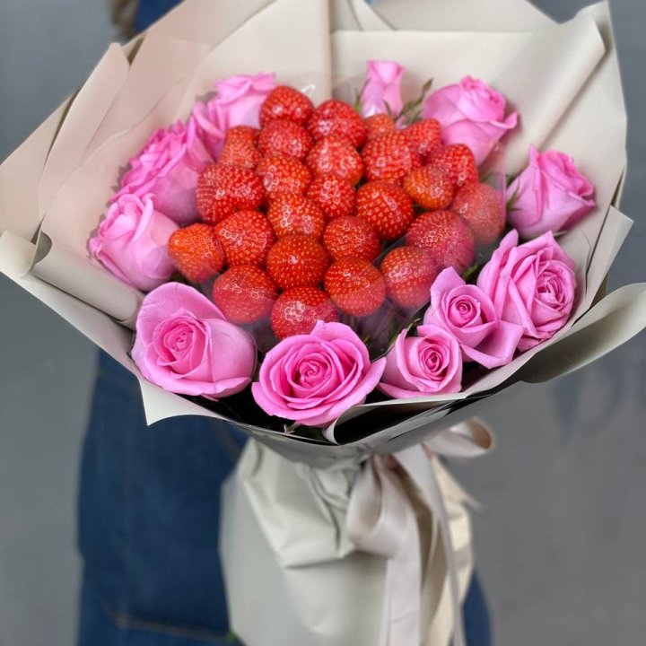 Клубника и розы в Нижнем Тагиле