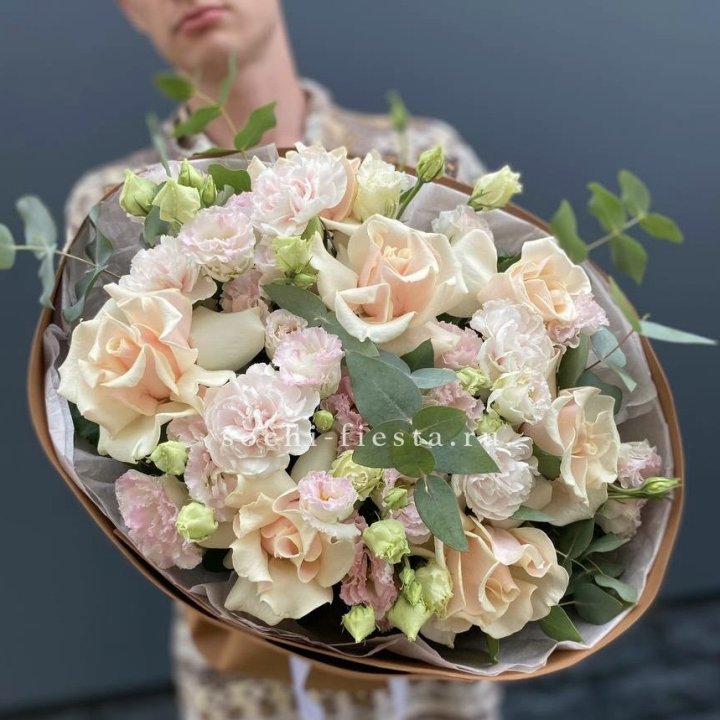  Букет кремовых роз "Мокко" в Нижнем Тагиле