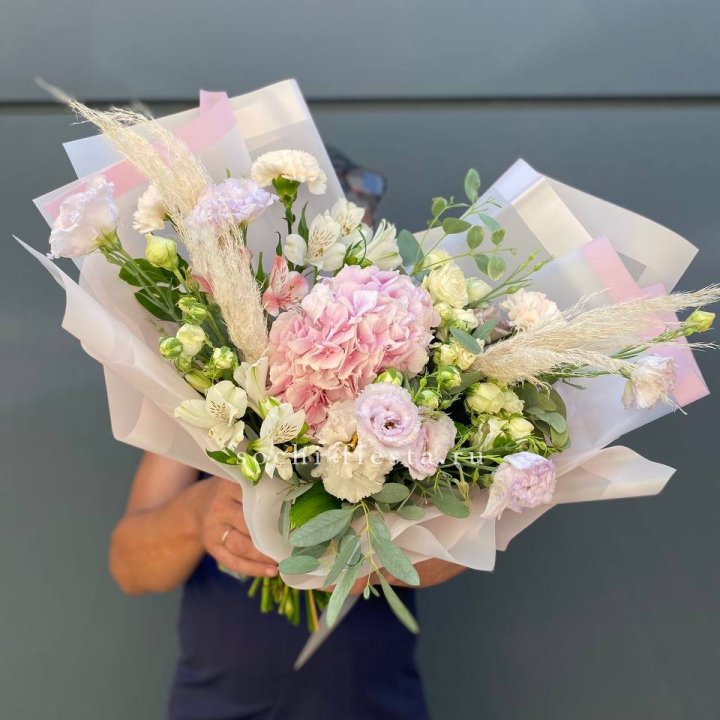 Гортензия "Пинк флоид" в Нижнем Тагиле