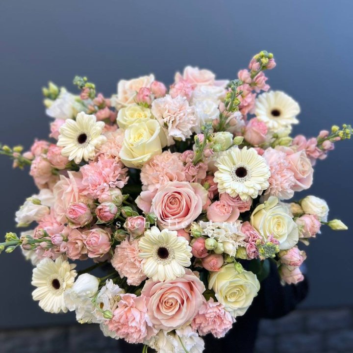 Авторский букет "Нежный" в Нижнем Тагиле