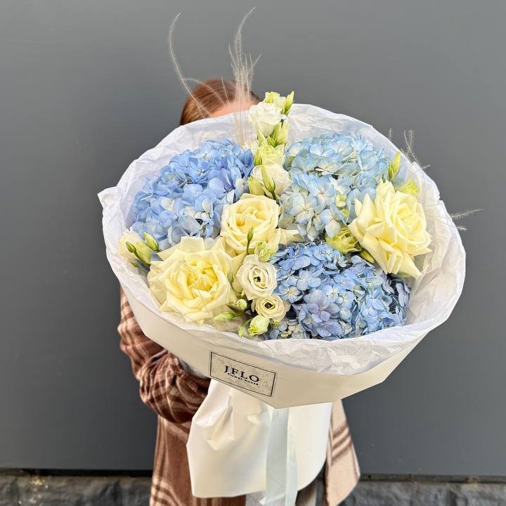 Букет "Глубина глаз" с доставкой в Нижнем Тагиле