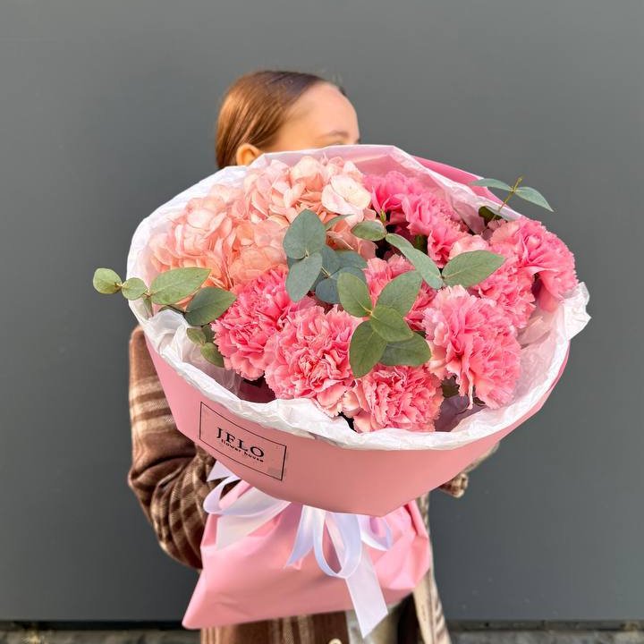 Дуо диантусы и гортензия в Нижнем Тагиле