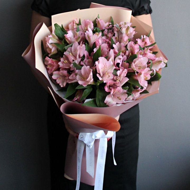 Букет розовых альстромерий в Нижнем Тагиле