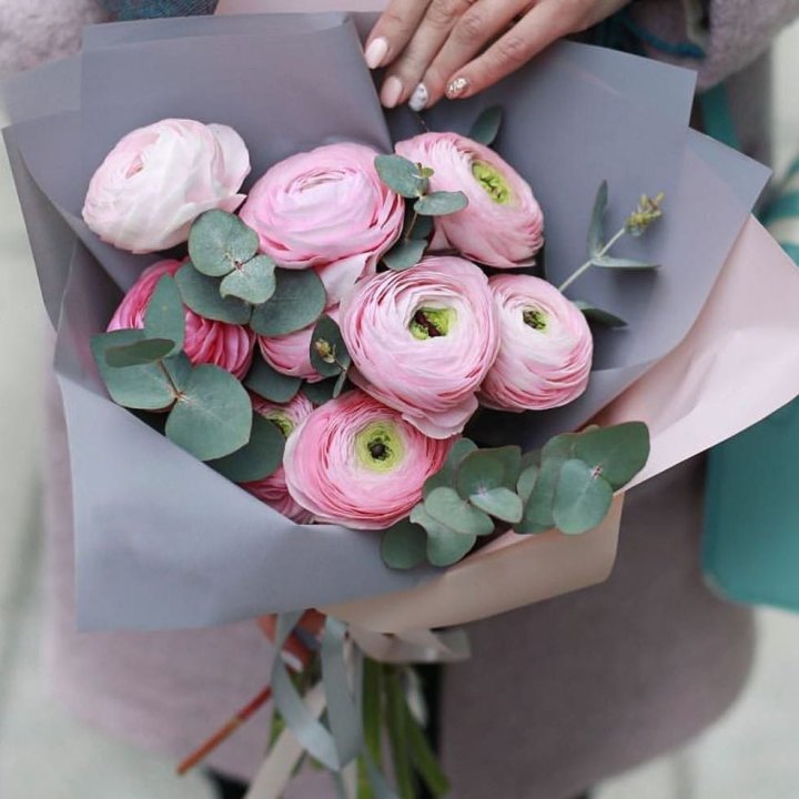 Ранункулюсы с эвкалиптом №1 в Нижнем Тагиле