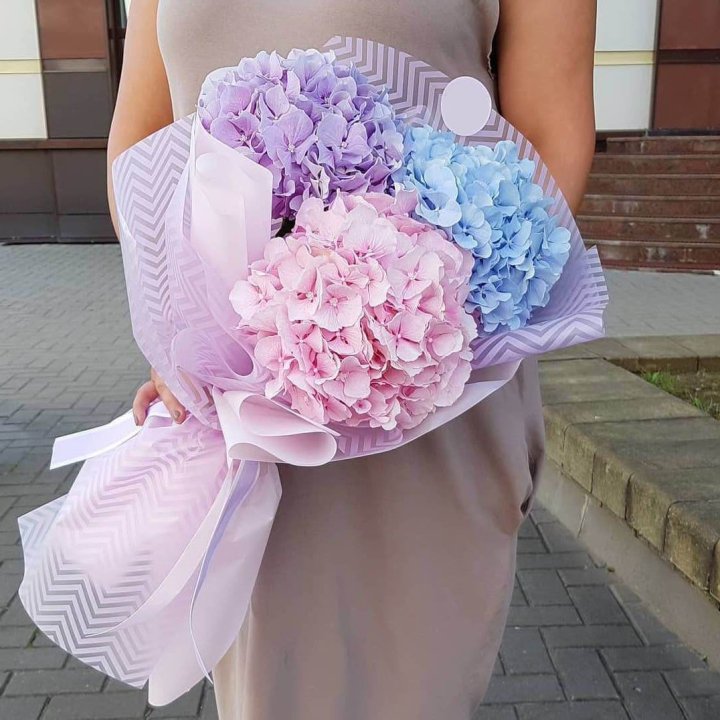 Букет гортензий "Пуф" в Нижнем Тагиле