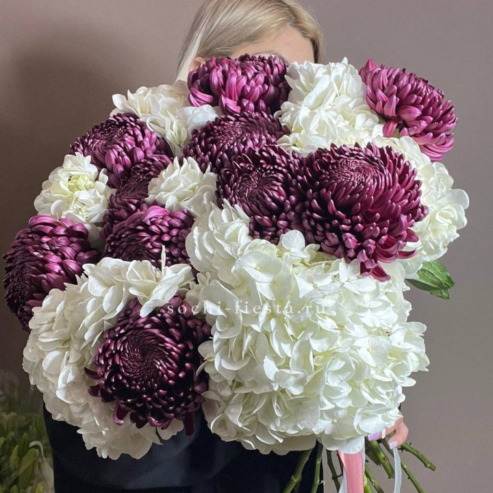 Охапка Бигуди и гортензий в Нижнем Тагиле