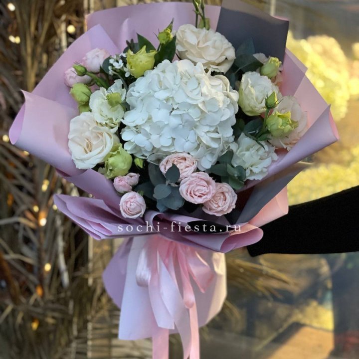Букет с гортензией №3 в Нижнем Тагиле