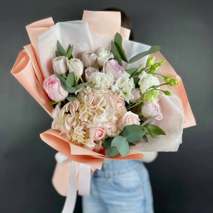 Букет с гортензией "Клодс" в Нижнем Тагиле