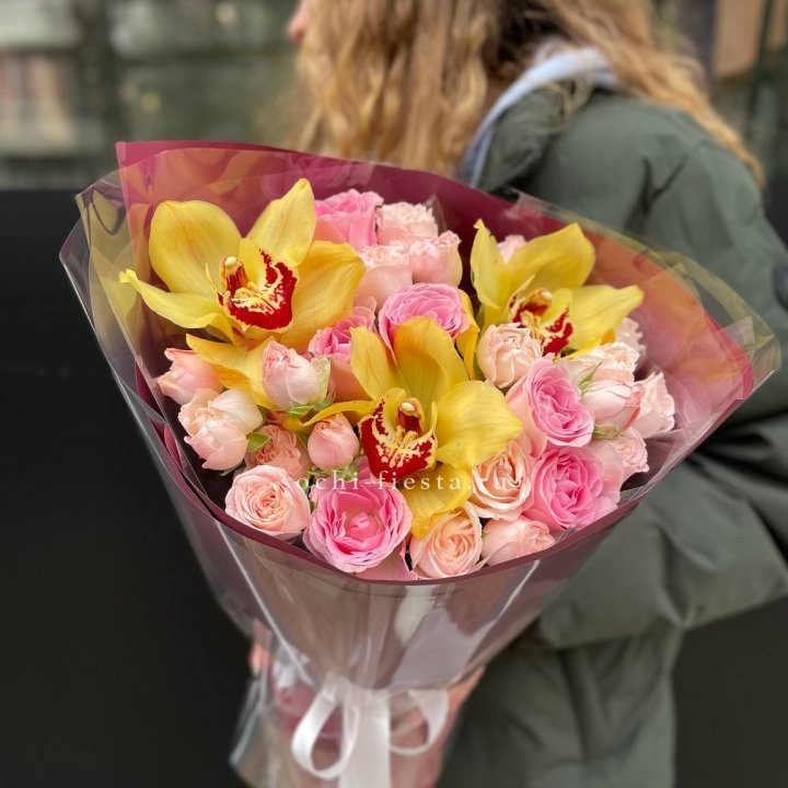  Букет орхидей и роз Есенья в Нижнем Тагиле