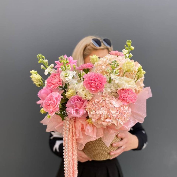 Композиция "Роскошь" в Нижнем Тагиле