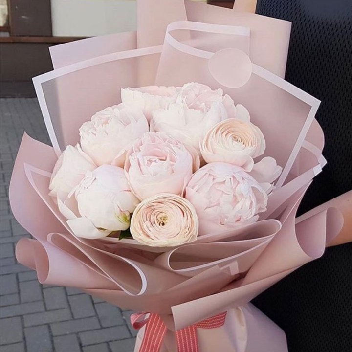 Пионы и ранункулюсы в Нижнем Тагиле