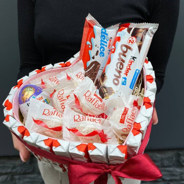 Подарочный набор сердце с Киндерами и Рафаэлло в Нижнем Тагиле