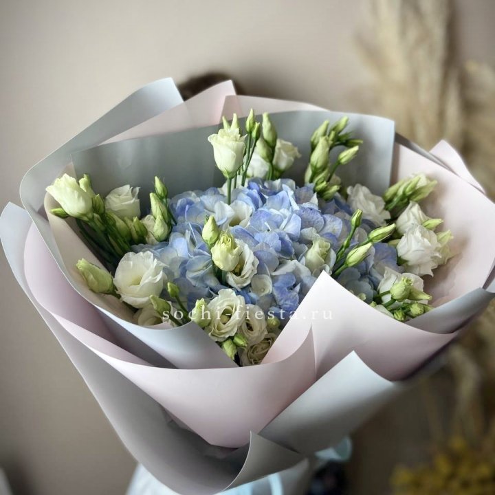 Букет с гортензией "Адель" в Нижнем Тагиле