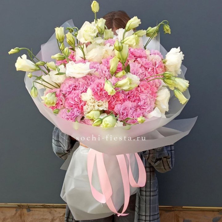 Букет из эустом и диантусов  в Нижнем Тагиле