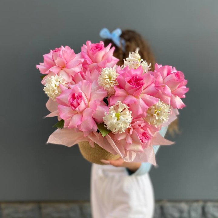 Дуо розы и гиацинты с доставкой в Нижнем Тагиле