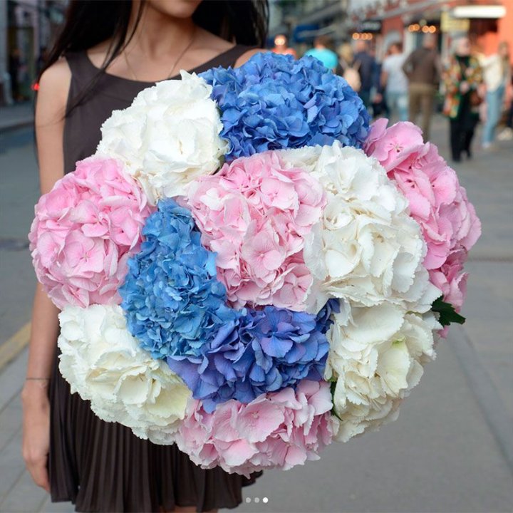 Букет гортензий "Инь-Янь" в Нижнем Тагиле