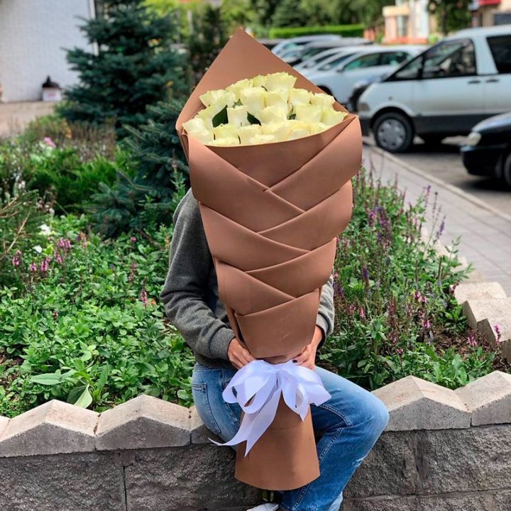 Голландские розы белые "Рыбка" в Нижнем Тагиле