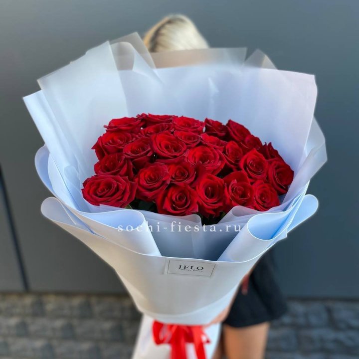25 высоких роз  в Нижнем Тагиле