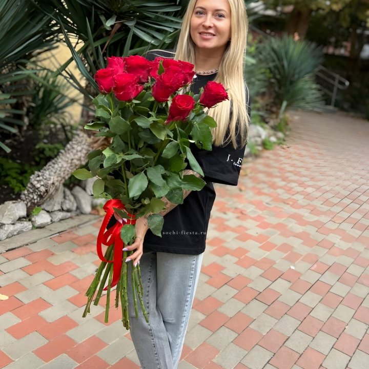 15 высоких красных роз в Нижнем Тагиле