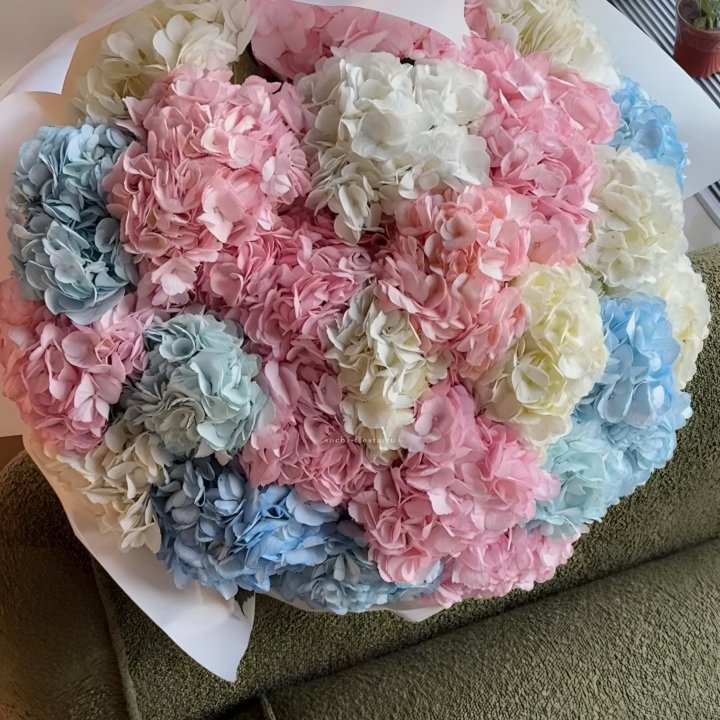 Букет гортензий микс в Нижнем Тагиле