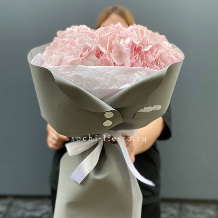  Букет  пиджачок из 5 гортензий в Нижнем Тагиле