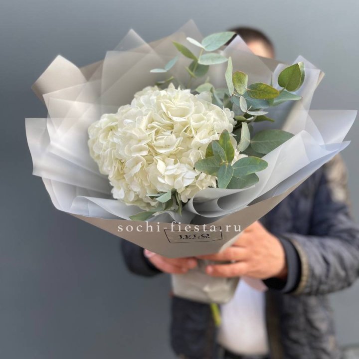  Букет  из белой гортензии в Нижнем Тагиле