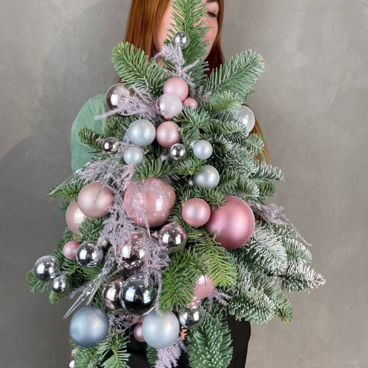 Новогодняя елочка "Розе голд" в Нижнем Тагиле