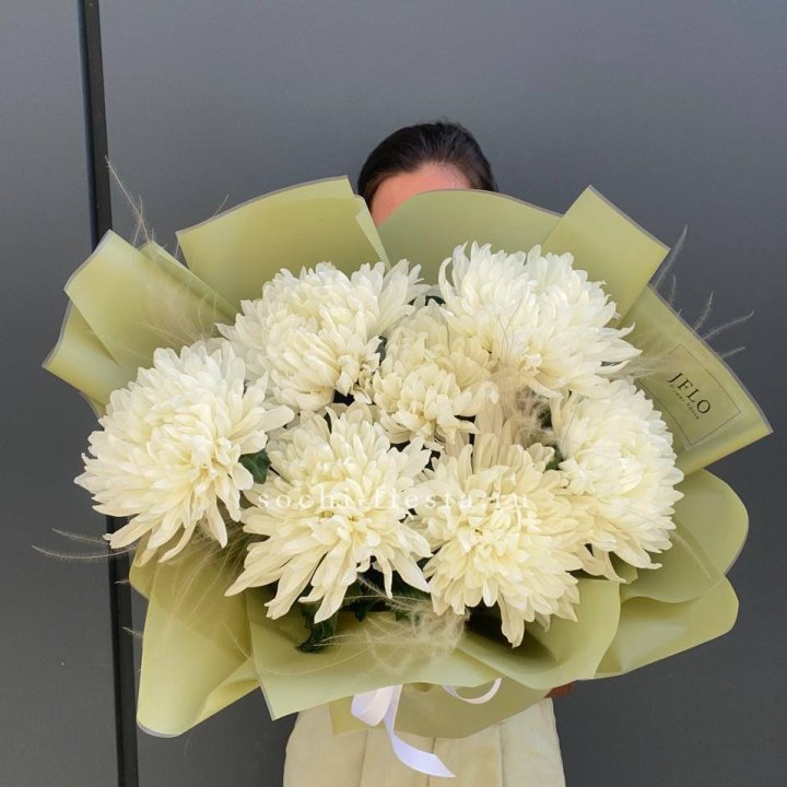 Букет одноголовых хризантем  в Нижнем Тагиле