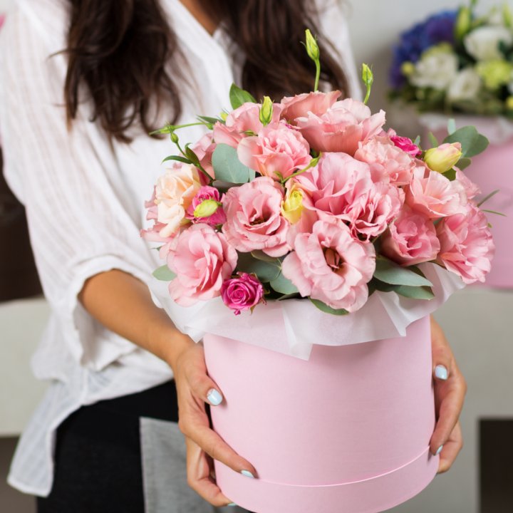 Эустома в шляпной коробке в Нижнем Тагиле