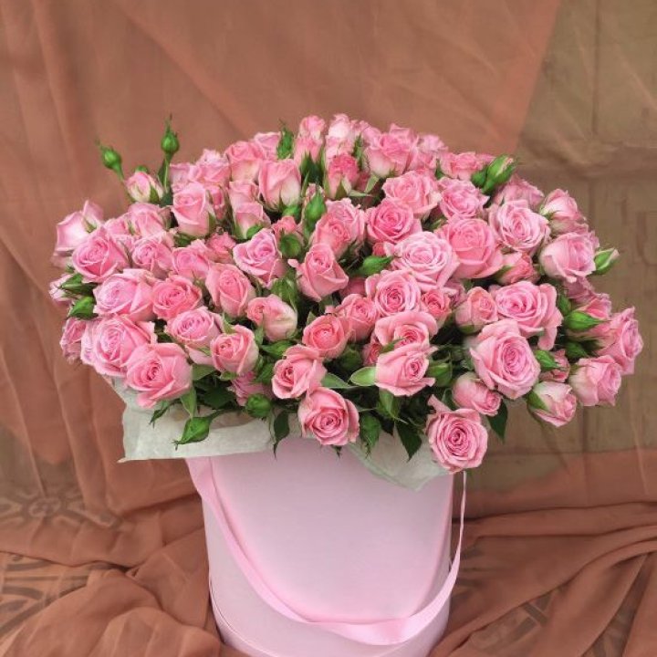 Кустовые розы в коробке в Нижнем Тагиле