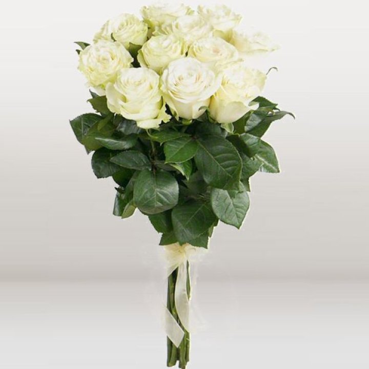 11 белых голландских роз в Нижнем Тагиле