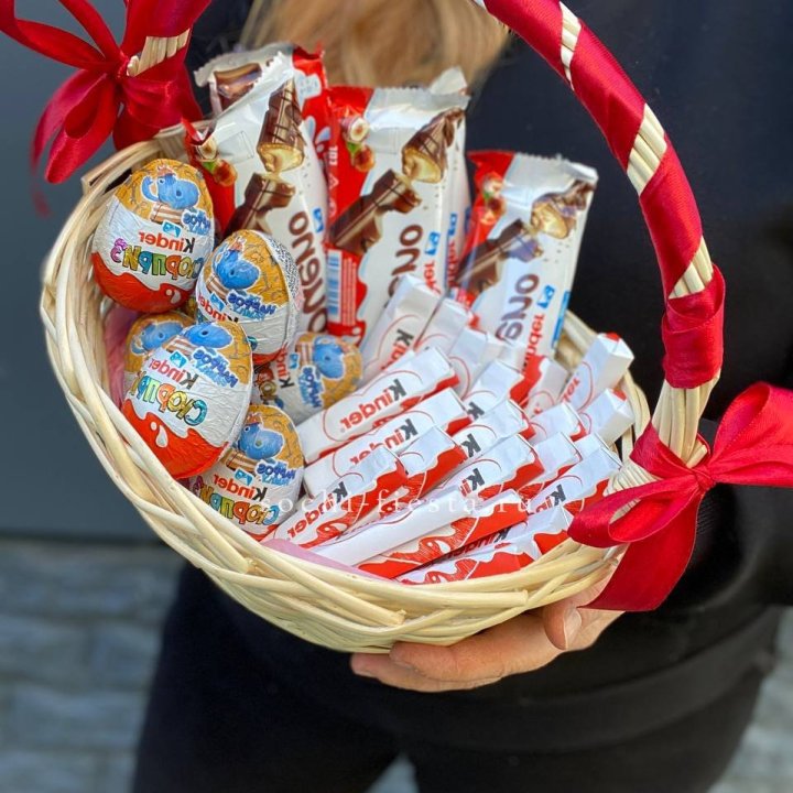 Корзина с киндерами  в Нижнем Тагиле