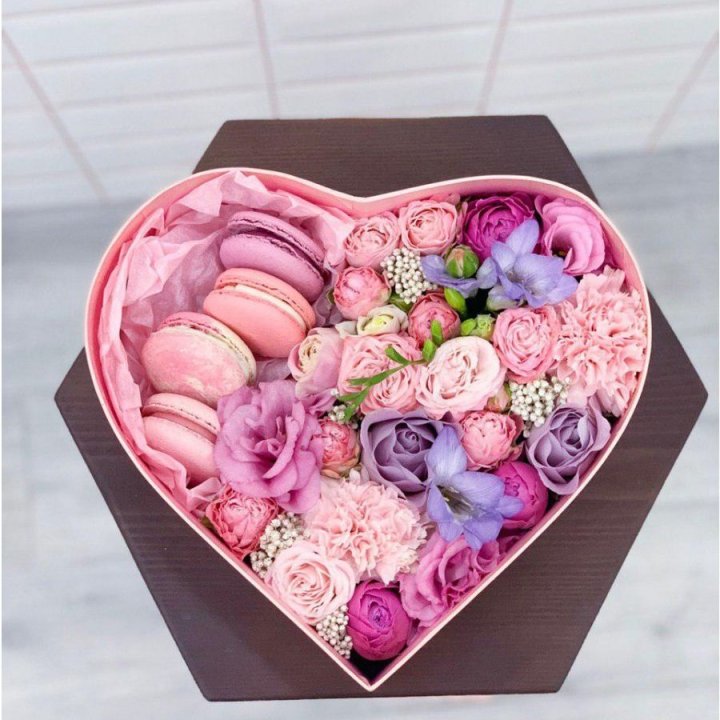 Бокс-сердце с макаронс  в Нижнем Тагиле