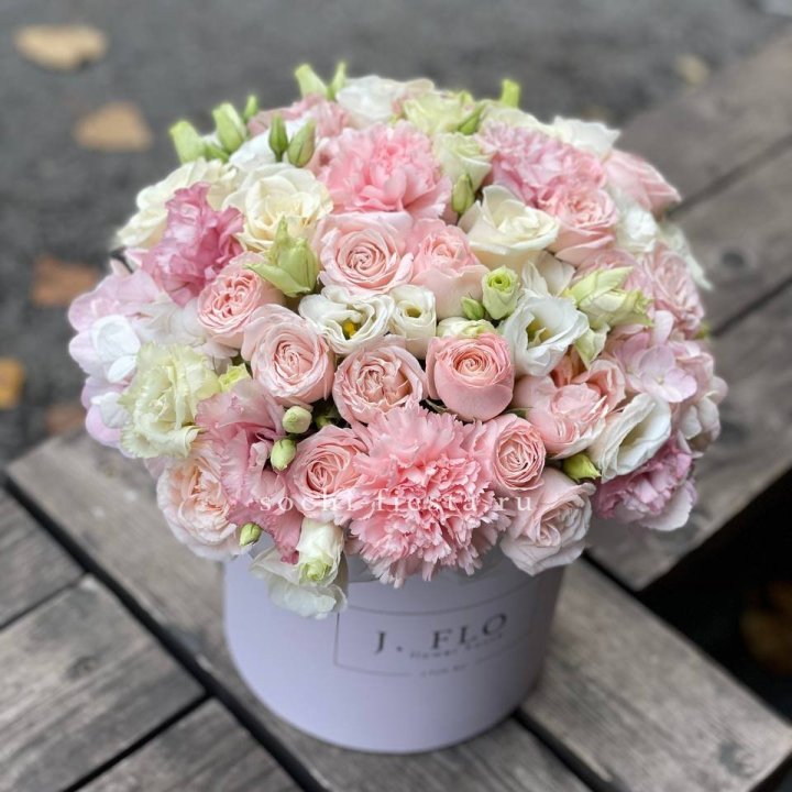 Цветочный бокс "Люксур" в Нижнем Тагиле