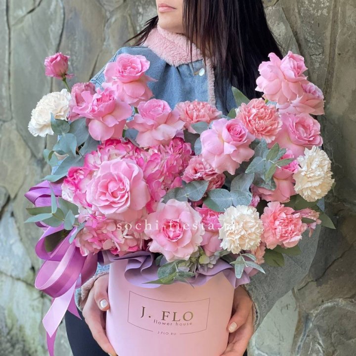 Цветочный бокс "Эсмиральда" в Нижнем Тагиле