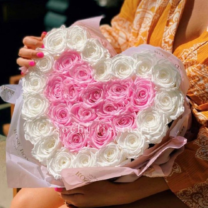 Бокс сердце с розами №2 в Нижнем Тагиле