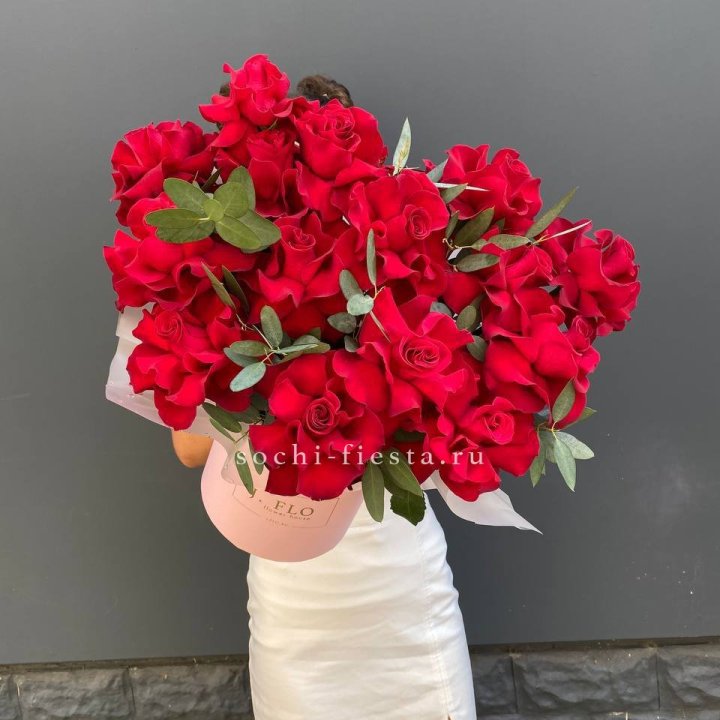 Бокс из 17 французских роз с доставкой в Нижнем Тагиле