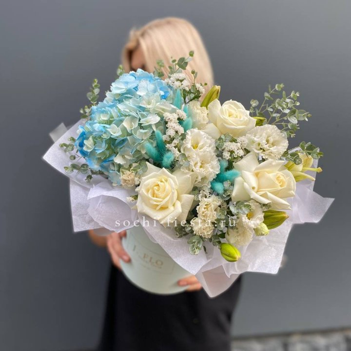 Цилиндр в голубых оттенках №1 в Нижнем Тагиле