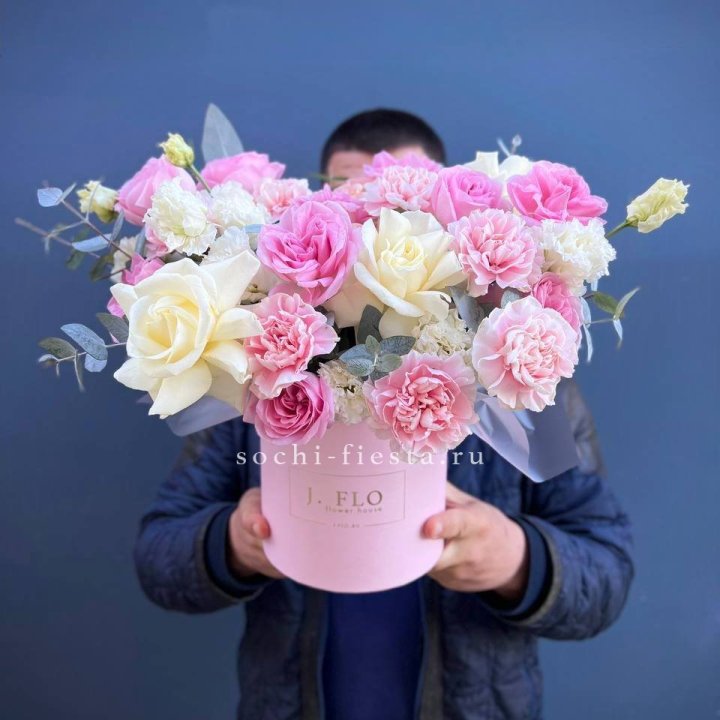 Цветочный бокс "Памела" в Нижнем Тагиле