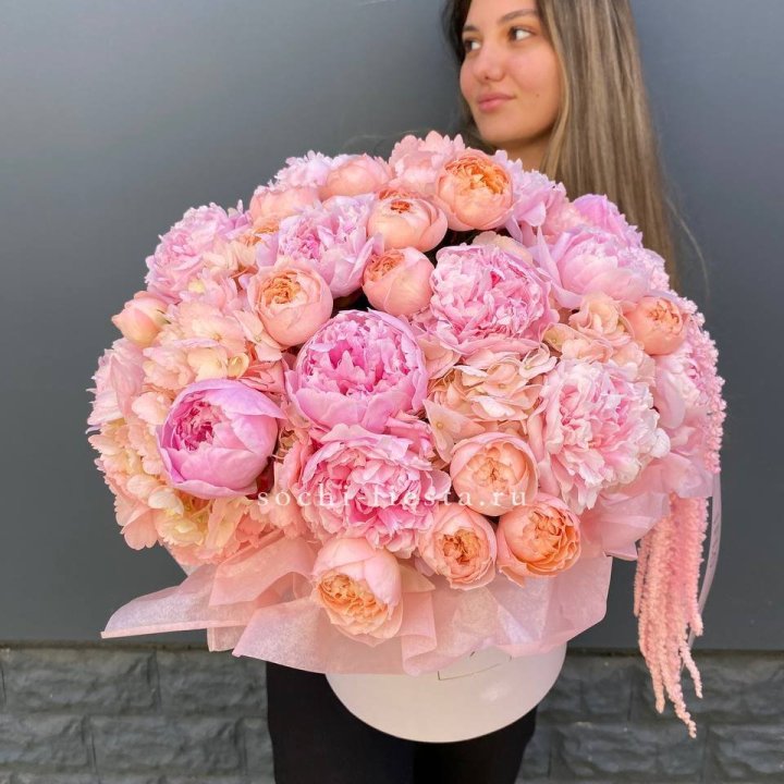 Коробка с пионами "Дабл фловер" в Нижнем Тагиле