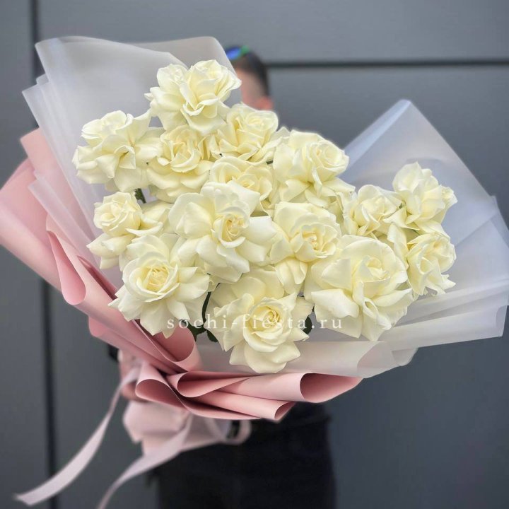 Букет из 15 французских роз Вайт дрим в Нижнем Тагиле