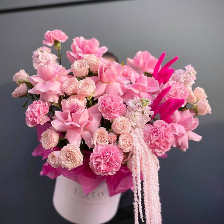 Цветочная коробка "Стелла" с доставкой в Нижнем Тагиле