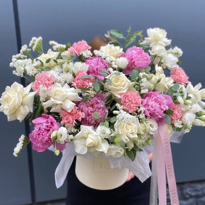 Дизайнерский бокс "Амор этерна" в Нижнем Тагиле