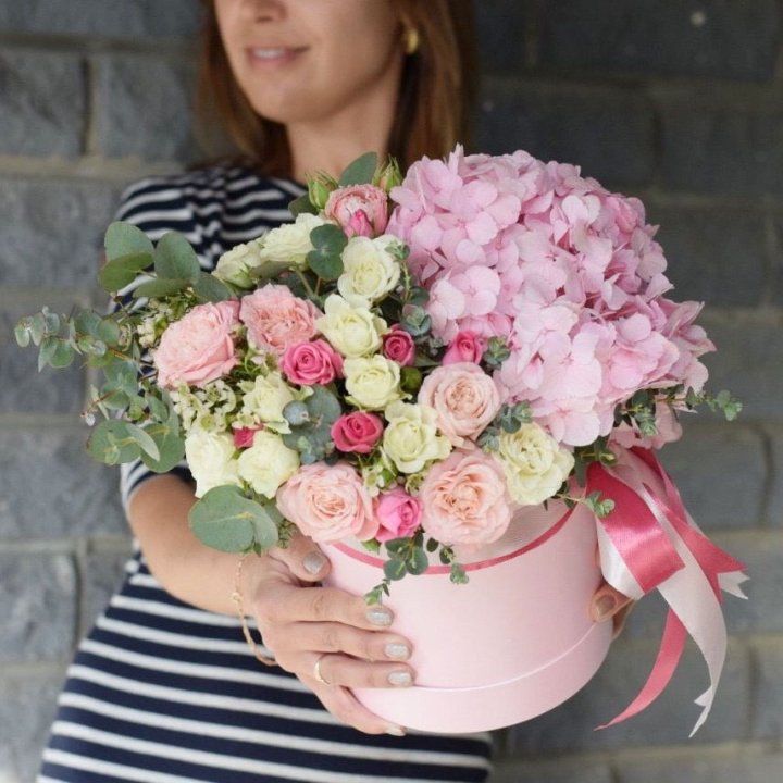 Дизайнерский цилиндр №1 с доставкой в Нижнем Тагиле