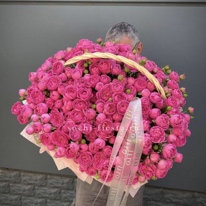Корзина роз Мисти Баблс 151 в Нижнем Тагиле