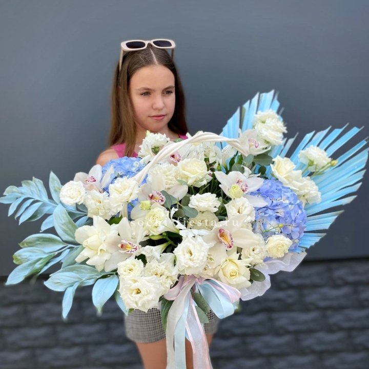 Цветочная корзина "Блю винч" в Нижнем Тагиле