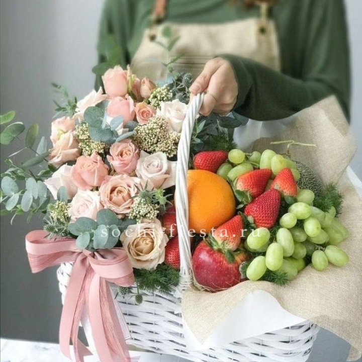 Фруктовая корзина c цветами в Нижнем Тагиле
