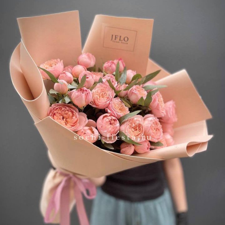 Букет из 9 кустовых роз Джульетта в Нижнем Тагиле